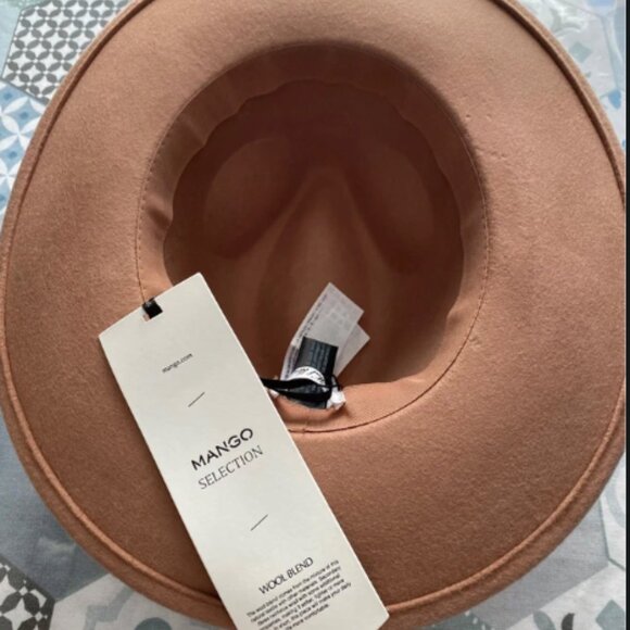 Chapeau en laine marron avec ruban noir - Brown Wool Hat with Black Ribbon - Picture 6 of 8